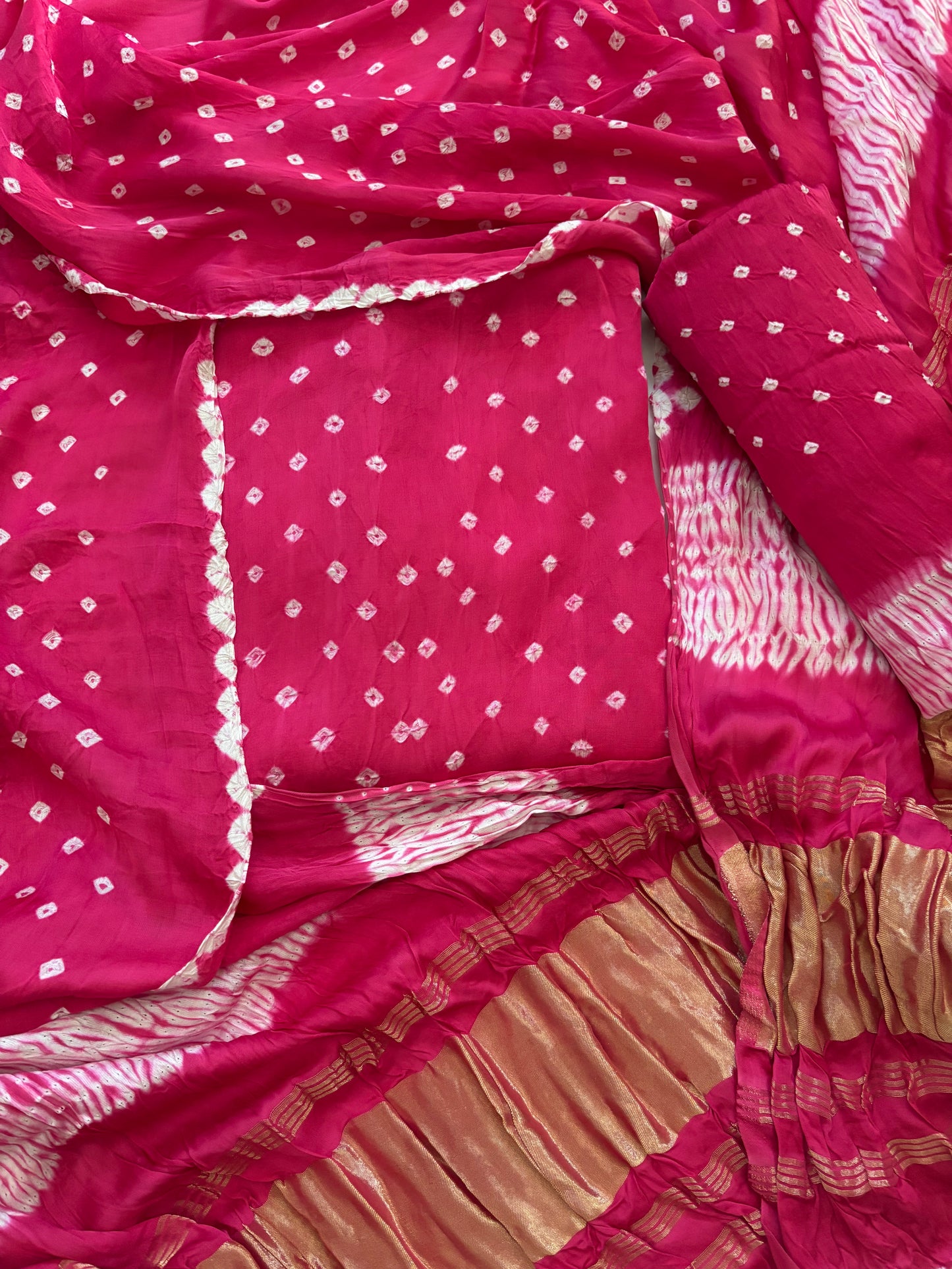 Magenta zari border suit
