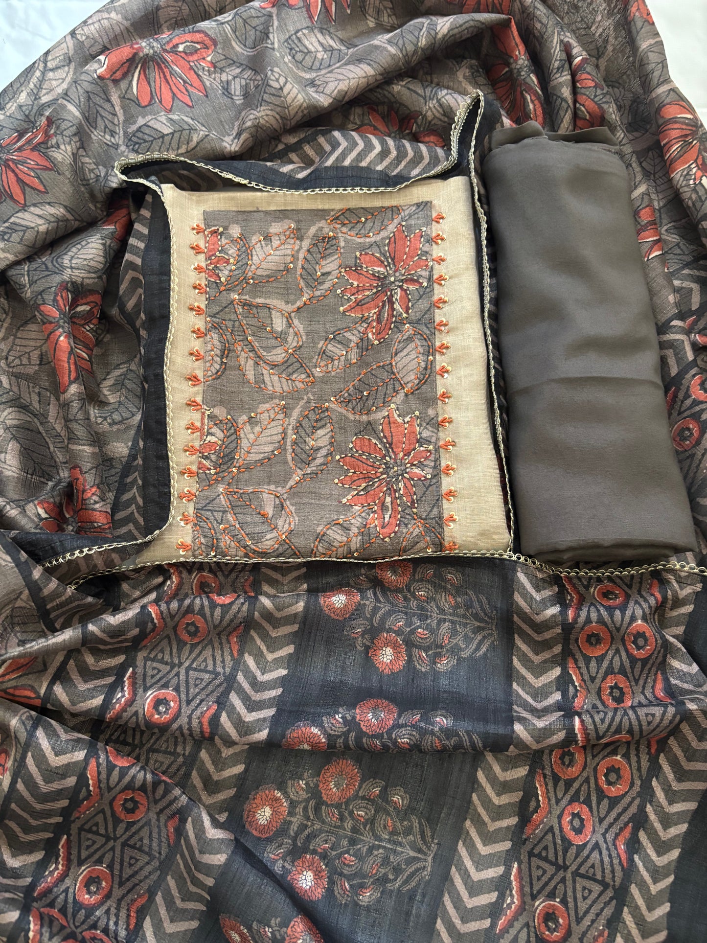 Grey & Beige Kalamkari Suit