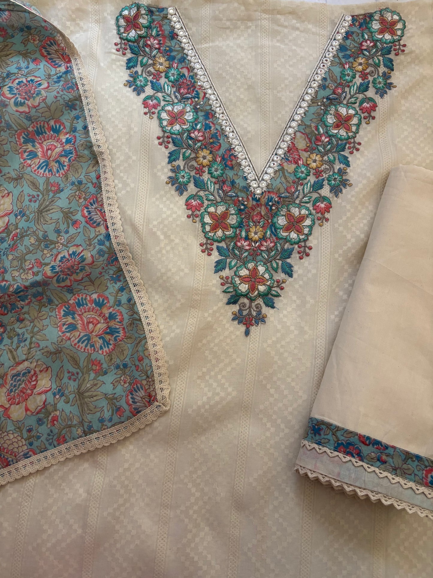 White cotton jaqaurd suit