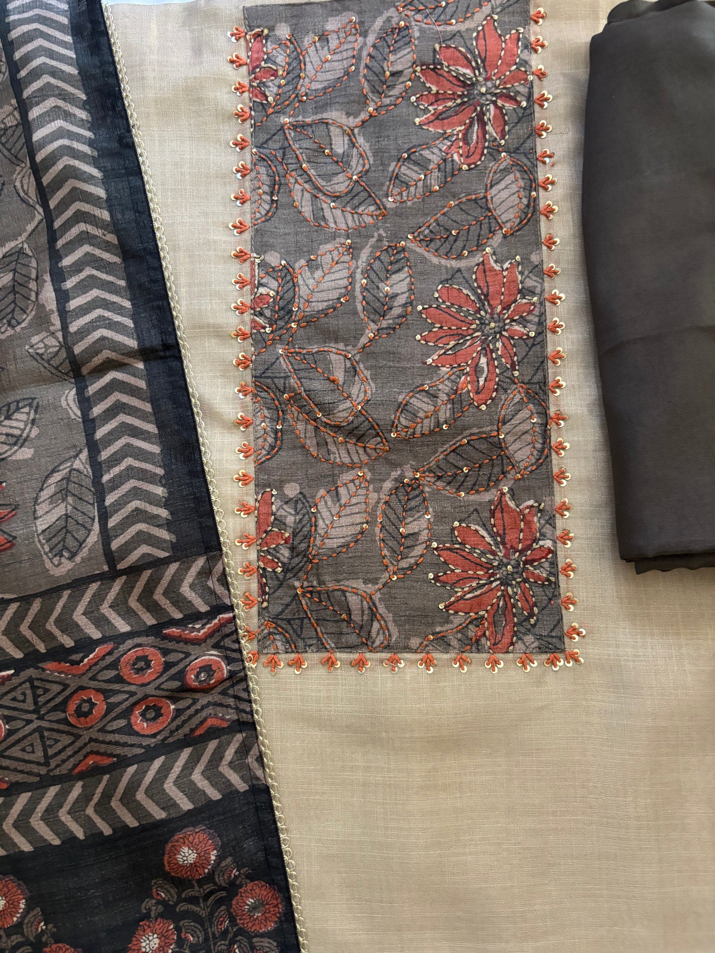 Grey & Beige Kalamkari Suit